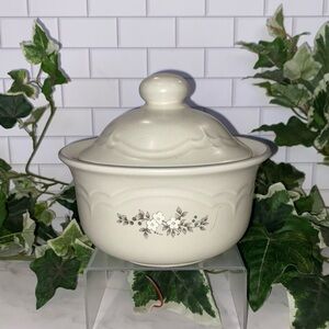Pfaltzgraff Heirloom Butter Tub w/Lid 065